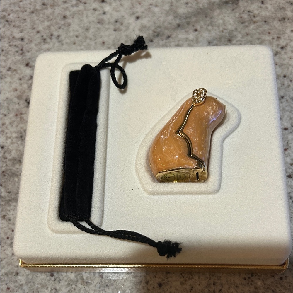 “Pig Heaven” Beautiful Perfume Compact